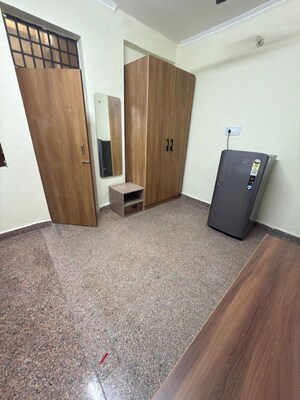 Room in 1 RK Builder Floor at Sector 57 – for Rent