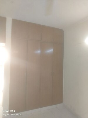 Room in 3 BHK Apartment at Ansal Sushant Estate, Sector 52 – for Rent