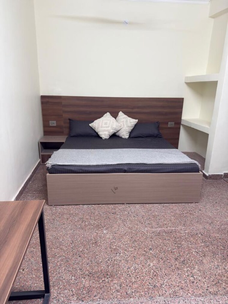 Bedroom, sector 55 1 RK 200 Sq.Ft. Builder Floor In Sector 55 Gurgaon 10774970