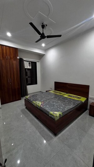 1 RK Builder Floor For Rent in Sector 52