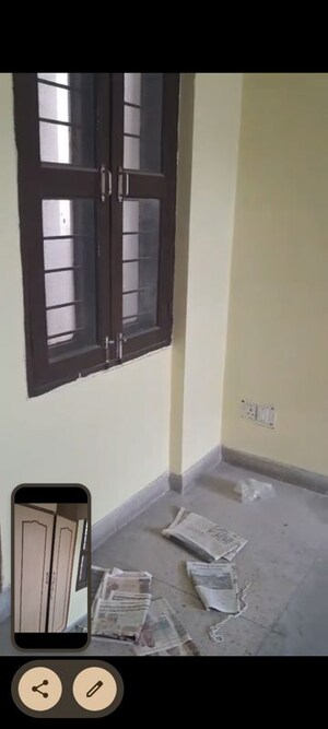 Room in 2.5 BHK Builder Floor at Delta Ii Greater Noida – for Sale
