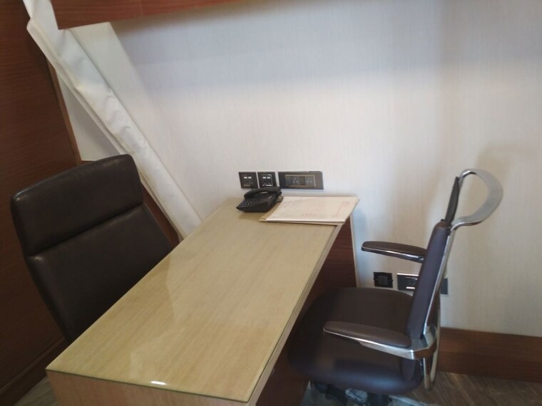 Team Area, dlf-star-tower Commercial Office Space 2250 Sq.Ft. In Sector 30 Gurgaon 10775015