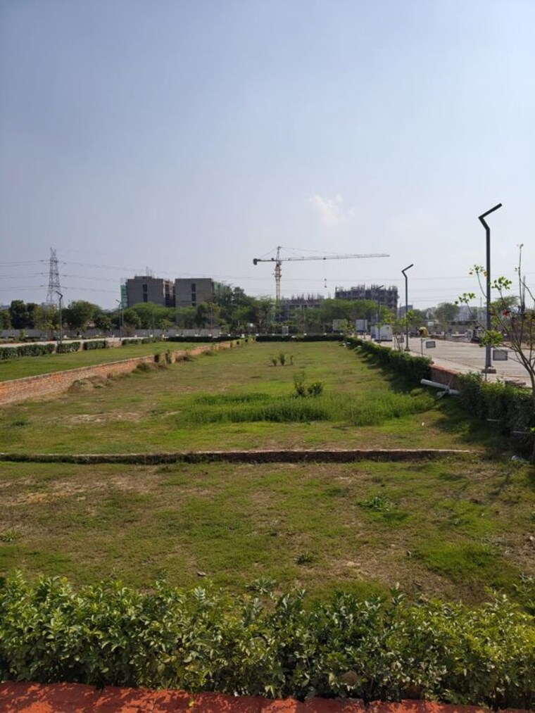 Garden, rof-normanton-park  166 Sq.Yd. Plot In Sohna Sector 36 Gurgaon 10774817