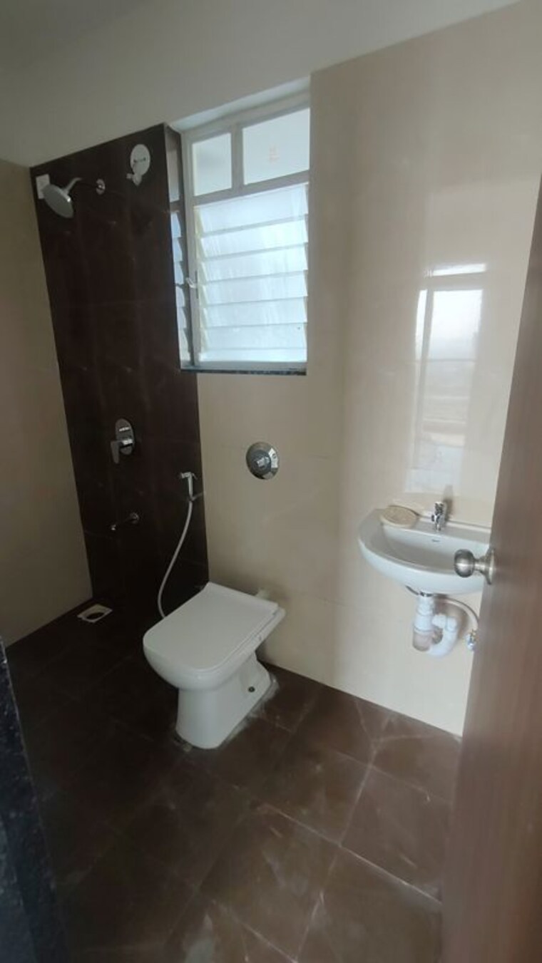 Bathroom, vighnaharta-life-canvas 2 Bedroom 782 Sq.Ft. Apartment In Mamurdi Pune 10775054