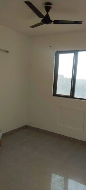 Room in 2 BHK Apartment at Umang Summer Palms, Sector 86 – for Sale