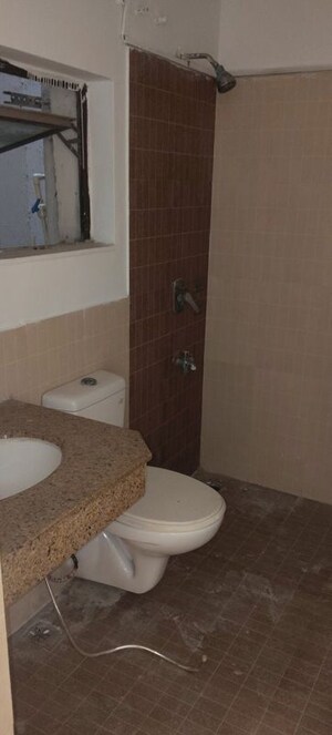 Bathroom in 2 BHK Apartment at Umang Summer Palms, Sector 86 – for Sale