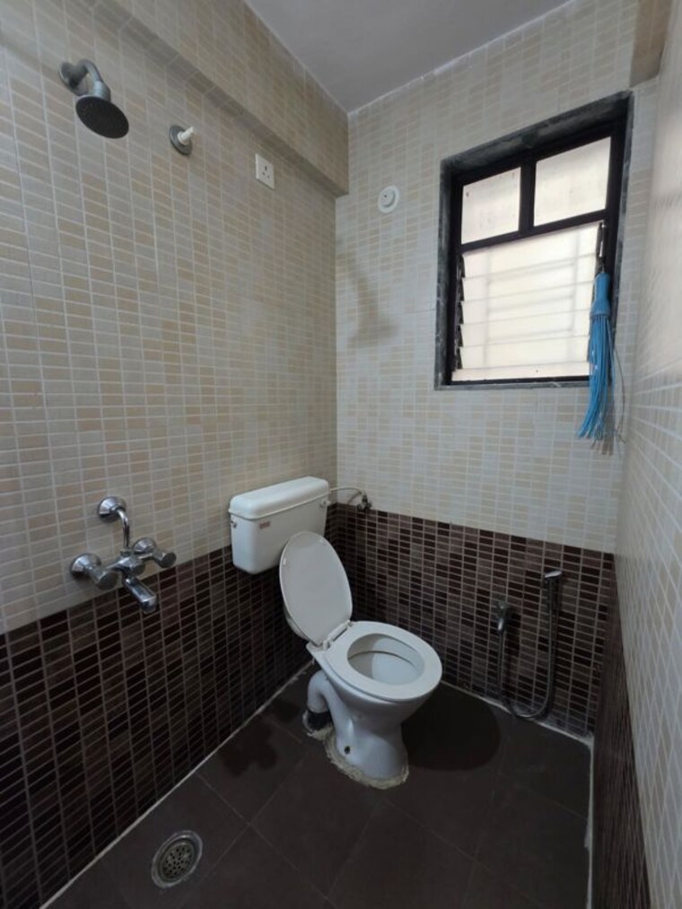 Bathroom, venkatesh-oxy-valley-phase-1 1 Bedroom 700 Sq.Ft. Apartment In Wagholi Pune 10775087