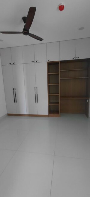 Room in 3 BHK Apartment at My Home Sayuk, Tellapur – for Rent