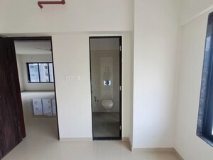 Room in 2 BHK Apartment at Roswalt Ray, Dahisar East – for Rent