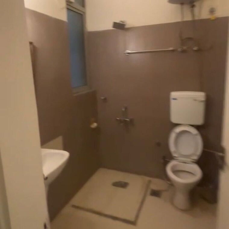 Attached Bathroom, pioneer-park-phase-1 2 Bedroom 1380 Sq.Ft. Apartment In Sector 61 Gurgaon 10775130