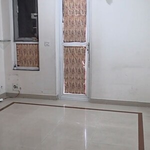 Room in 3 BHK Apartment at Orchid Petals, Sector 49 – for Rent
