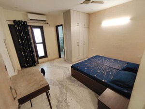 Bedroom in 3 BHK Builder Floor at Sector 52 – for Rent