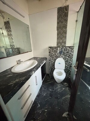 Team Area in 3 BHK Builder Floor at Sector 45 – for Rent