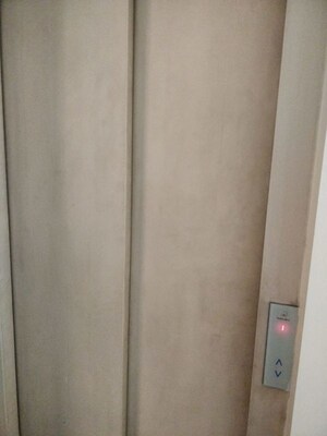 Furnished Amenities in 4 BHK Apartment at Defence Colony – for Rent