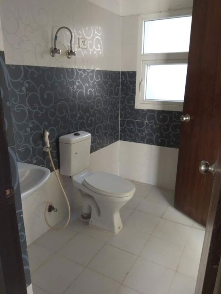 Bathroom, sector 4 greater noida 2 Bedroom 1100 Sq.Ft. Apartment In Sector 4 Greater Noida Greater Noida 10775174
