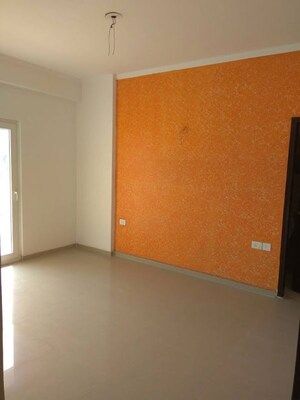 Room in 2 BHK Apartment at Sector 4 Greater Noida – for Sale