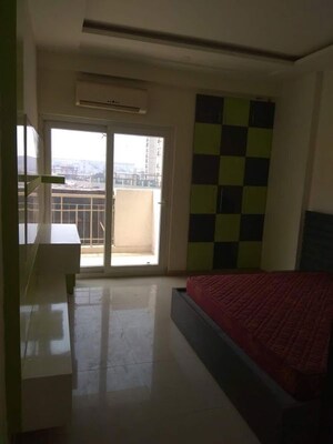 Room in 2 BHK Apartment at Sector 4 Greater Noida – for Sale
