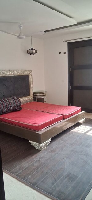 Bedroom in 3 BHK Builder Floor at Sector 48 – for Rent