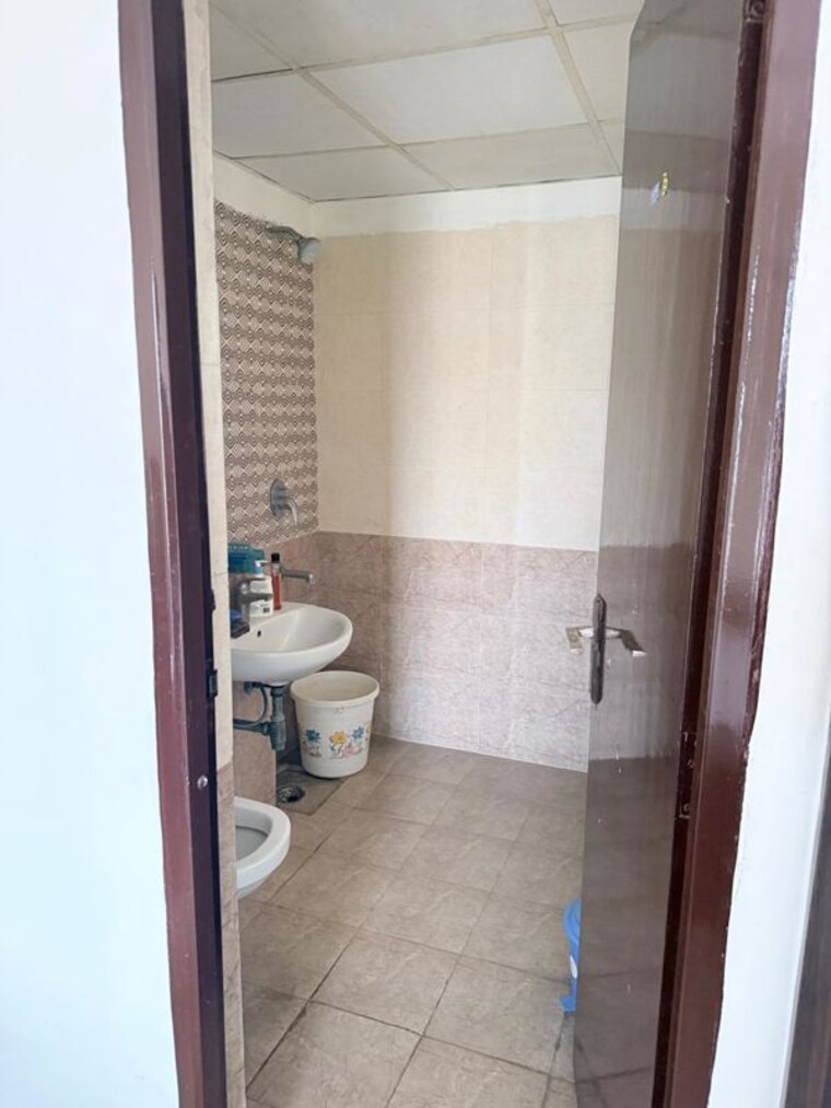 Bathroom, gaur-city-2-14th-avenue 2 Bedroom 855 Sq.Ft. Apartment In Sector 16c Greater Noida Greater Noida 10775245