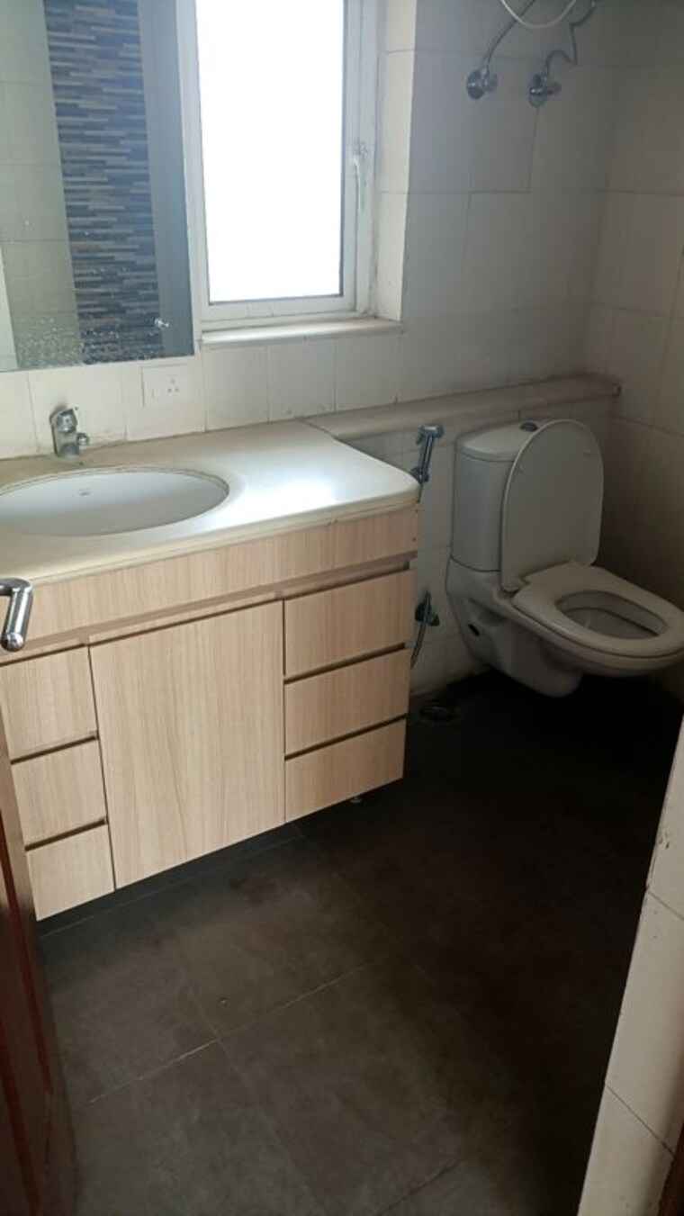 Attached Bathroom, tulip-violet 3 Bedroom 1578 Sq.Ft. Apartment In Sector 69 Gurgaon 10775277