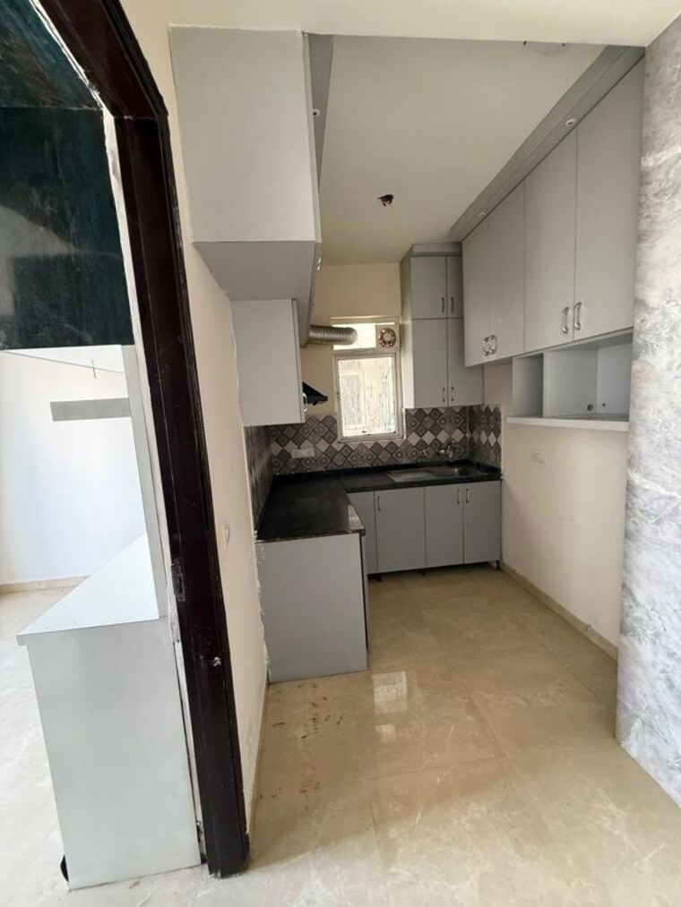 Kitchen, signature-global-park-4-and-5 2.5 Bedroom 1120 Sq.Ft. Builder Floor In Sohna Sector 36 Gurgaon 10775284