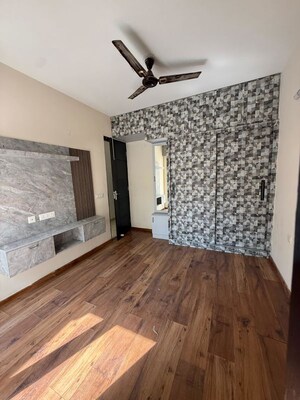 Bedroom in 2.5 BHK Builder Floor at Signature Global Park 4 and 5, Sohna Sector 36 – for Rent