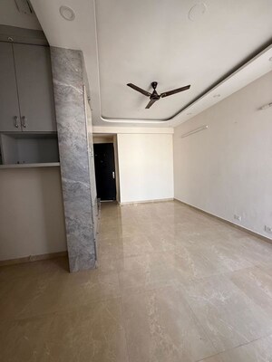Room in 2.5 BHK Builder Floor at Signature Global Park 4 and 5, Sohna Sector 36 – for Rent
