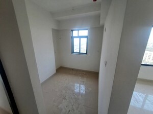 Room in 3 BHK Apartment at Roswalt Ray, Dahisar East – for Rent