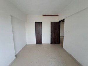 Room in 3 BHK Apartment at Roswalt Ray, Dahisar East – for Rent
