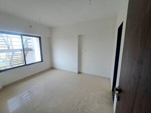 Room in 3 BHK Apartment at Roswalt Ray, Dahisar East – for Rent