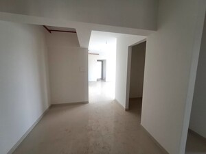 Room in 3 BHK Apartment at Roswalt Ray, Dahisar East – for Rent