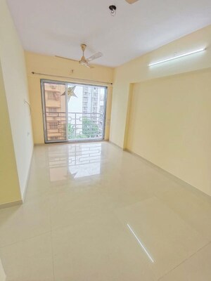 Room in 1 BHK Apartment at Aarti Kripa CHS, Dahisar West – for Rent