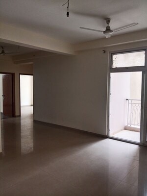 Room in 4 BHK Apartment at Mahagun My Woods, Sector 16c Greater Noida – for Rent