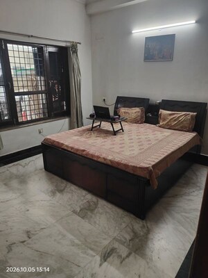 Bedroom in 3 BHK Builder Floor at Sector 45 – for Rent