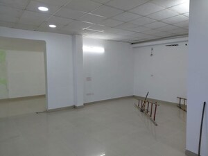 Room in 3 BHK Builder Floor at Sector 52 – for Rent