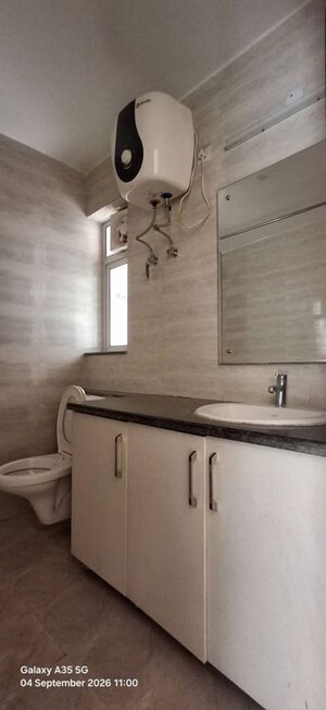 Bathroom in 3 BHK Apartment at Unitech Escape, Sector 50 – for Rent