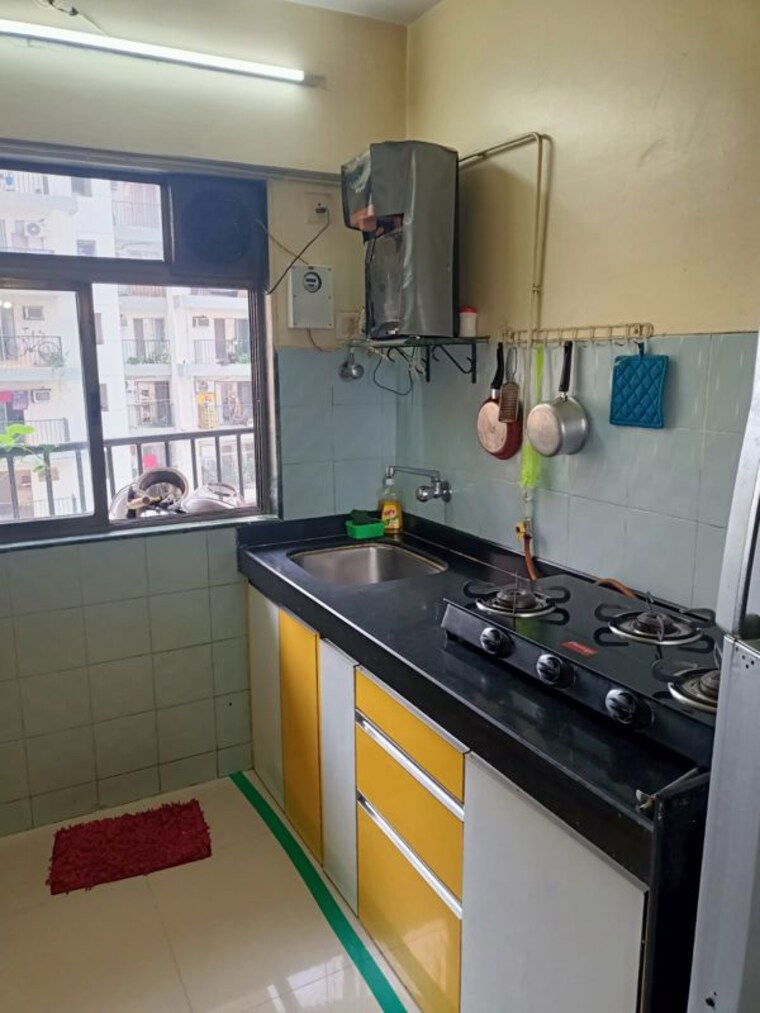 Kitchen, everest-world-aspen 2 Bedroom 700 Sq.Ft. Apartment In Dhokali Thane 10775388