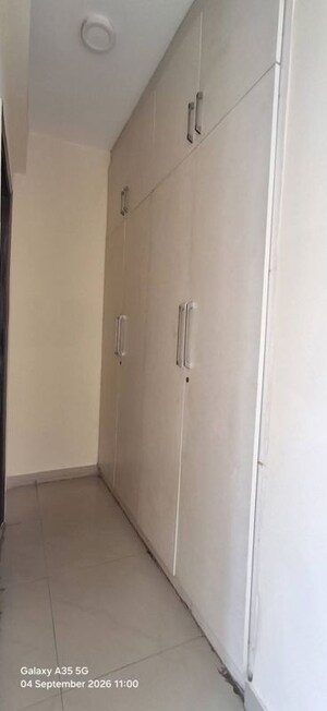 Building Lobby in 3 BHK Apartment at Unitech Escape, Sector 50 – for Rent