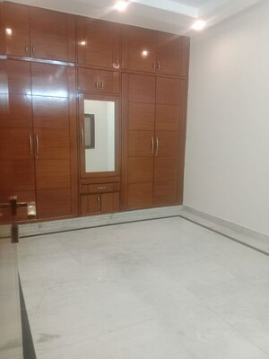 3 BHK Builder Floor For Rent in East Delhi