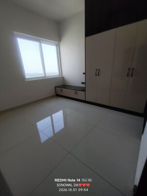 Room in 3 BHK Apartment at Candeur Crescent, Serilingampally – for Rent