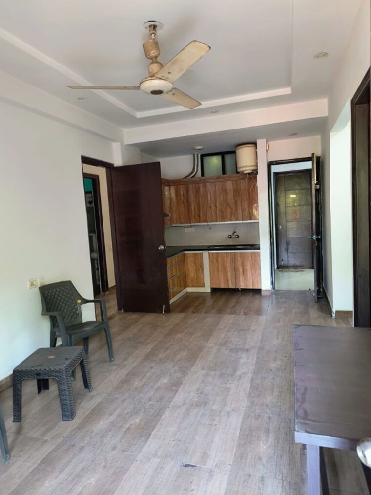 Living Room, sector 43 2 Bedroom 300 Sq.Yd. Builder Floor In Sector 43 Gurgaon 10775402