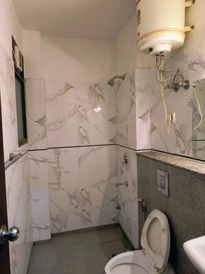Bathroom in 2 BHK Builder Floor at Sector 43 – for Rent