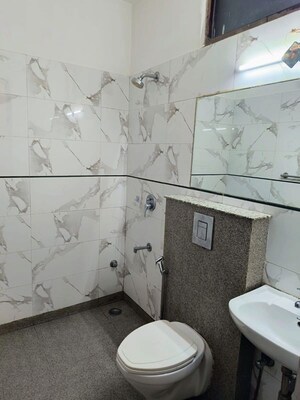 Team Area in 2 BHK Builder Floor at Sector 43 – for Rent