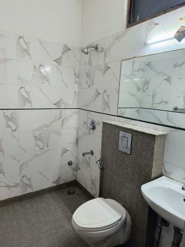 Team Area, sector 43 2 Bedroom 300 Sq.Yd. Builder Floor In Sector 43 Gurgaon 10775402