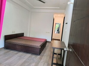 Living Room in 2 BHK Builder Floor at Sector 43 – for Rent