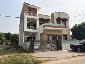 5 BHK Independent House For Sale in Aerocity