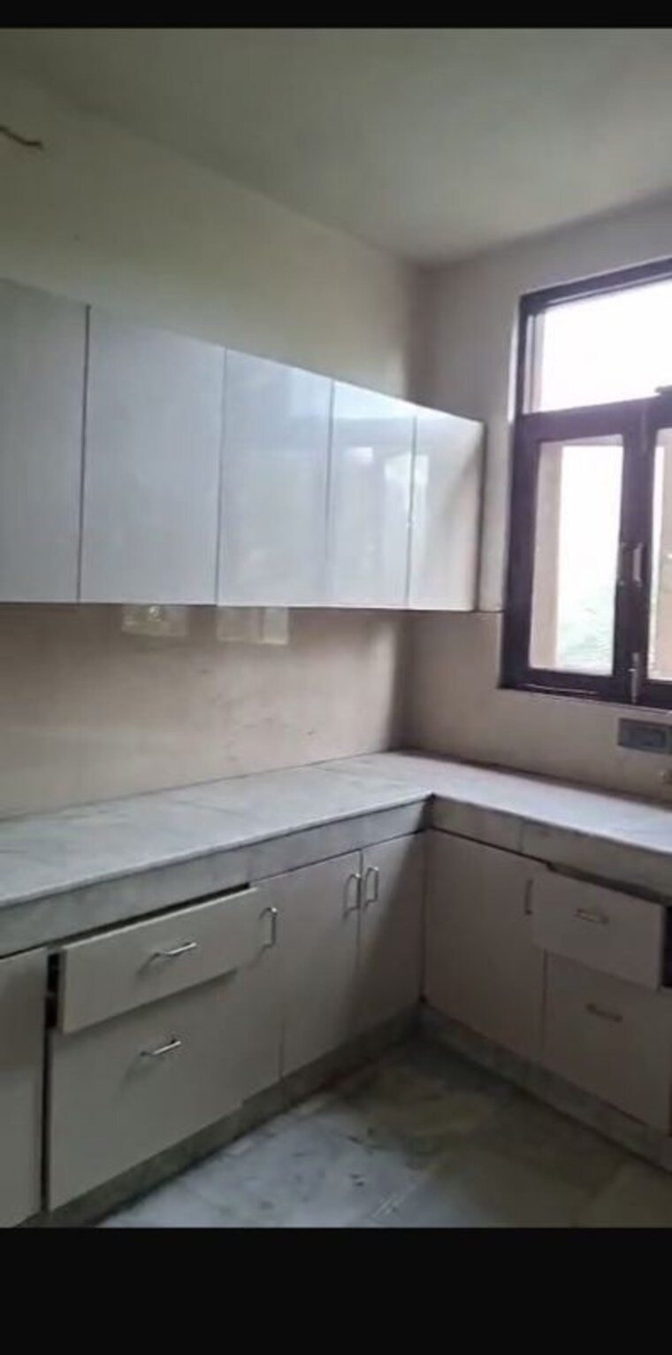 Kitchen, east of kailash 3 Bedroom 200 Sq.Yd. Builder Floor In East Of Kailash Delhi 10775465
