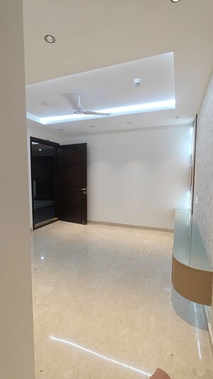 Room in 3 BHK Apartment at Aurobindo Kohinoor, Serilingampally – for Rent