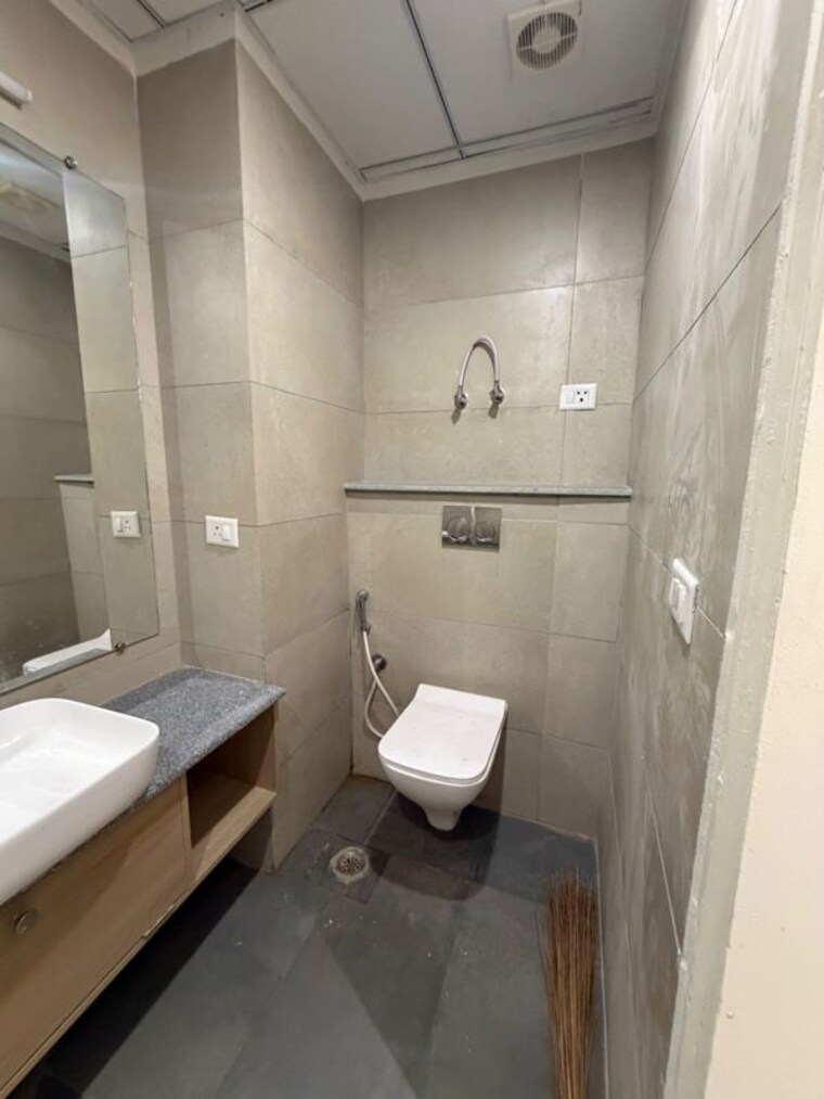 Bathroom, gaur-yamuna-city-gaur-suites 1 RK 485 Sq.Ft. Apartment In Gaur Yamuna City Greater Noida 10775366