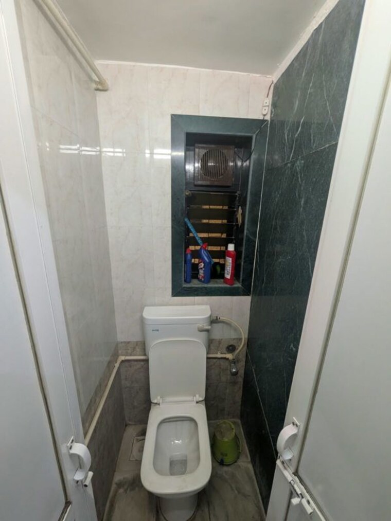 Bathroom, gokuldham-complex 2 Bedroom 1000 Sq.Ft. Apartment In Goregaon East Mumbai 10775479